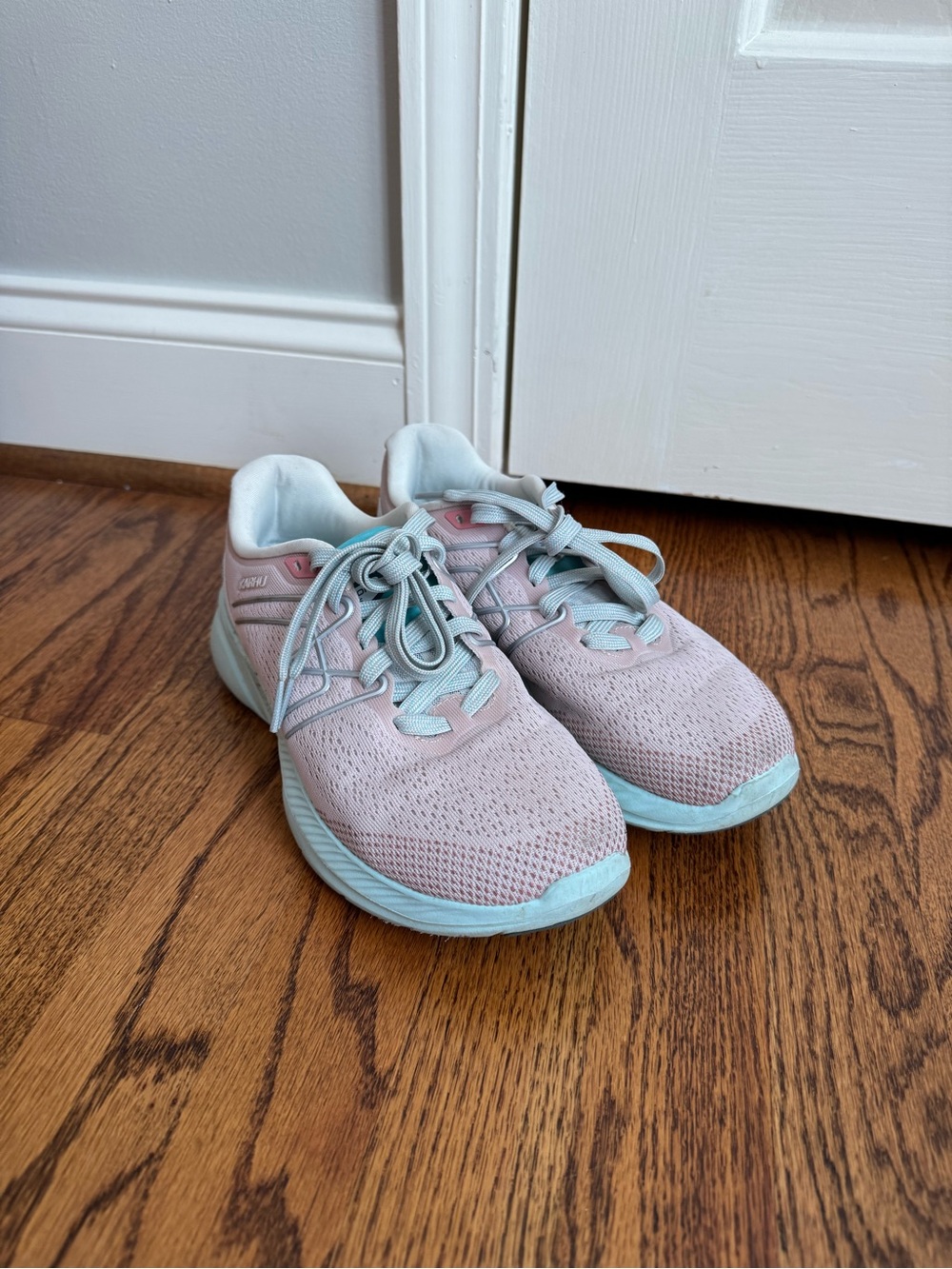 Women’s Athletic Running Shoes in Light Pink and Mint